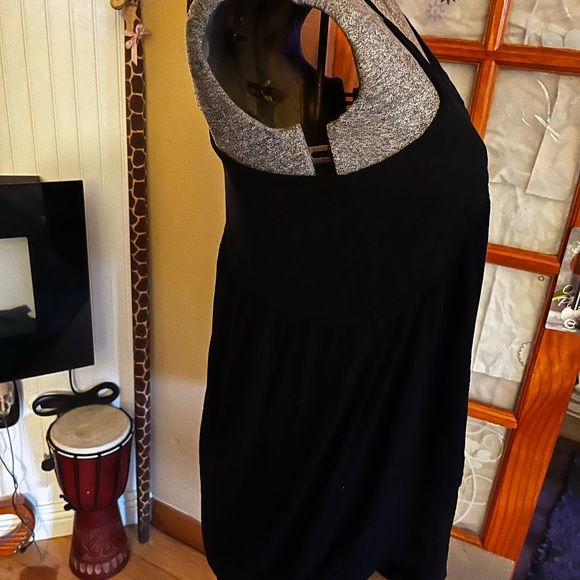 Umgee embroided dressy tank. - Picture 3 of 6